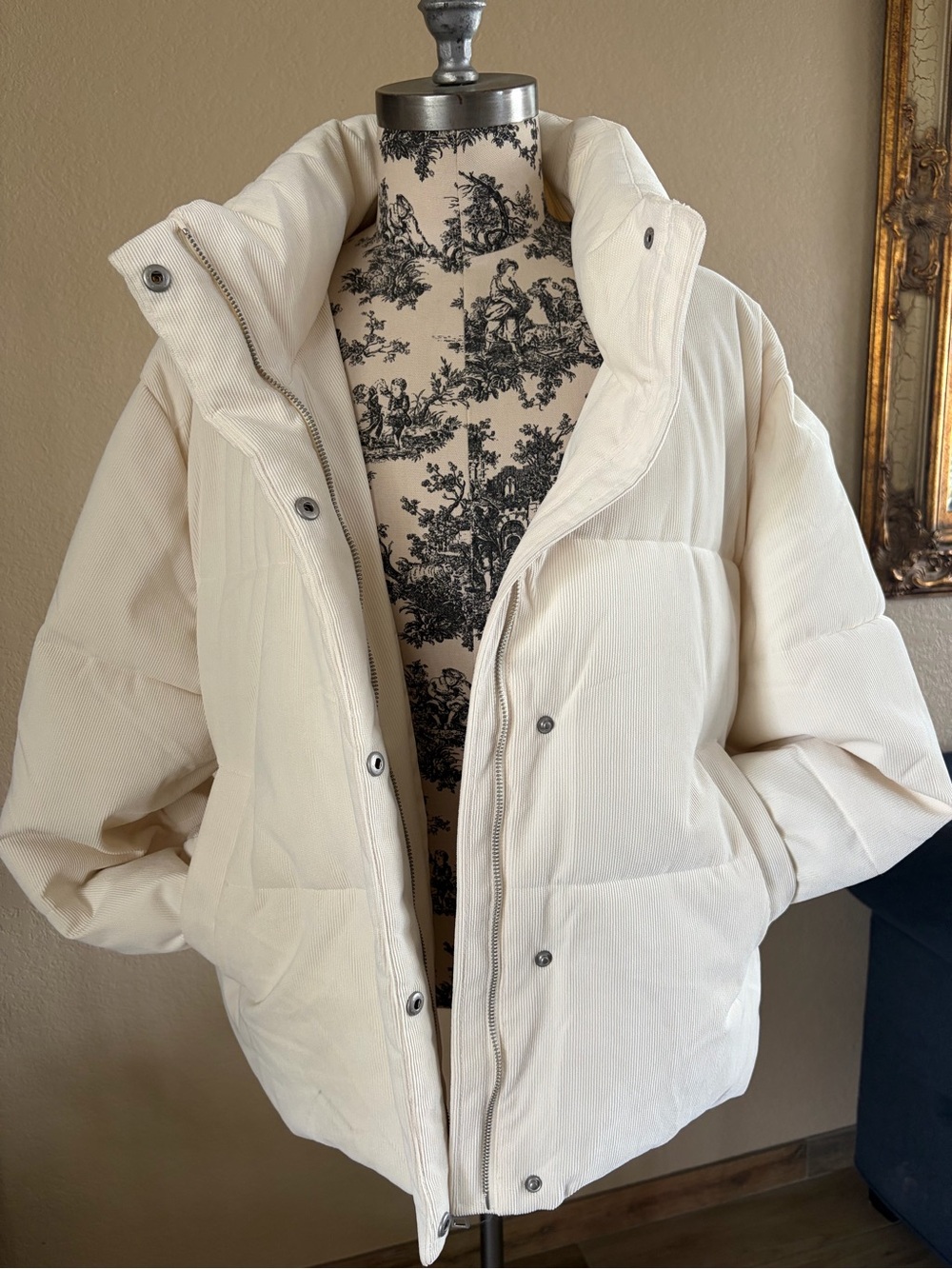 Levi’s Cream Puffer Jacket - Corduroy Finish